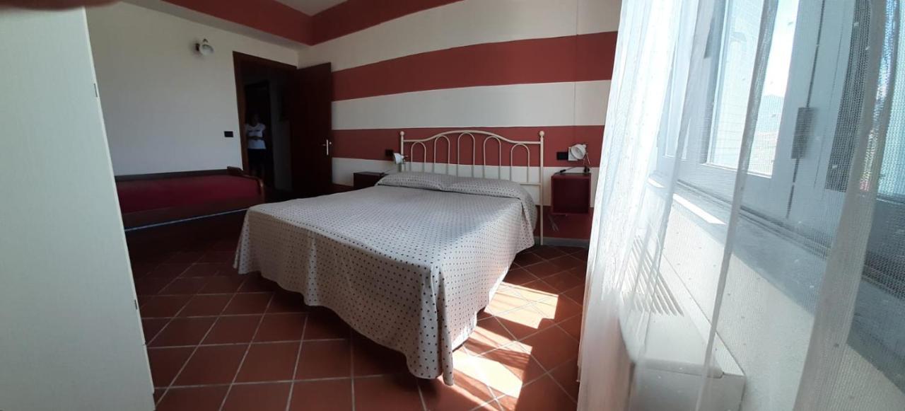 Agriturismo Calendiluna Luni Bagian luar foto